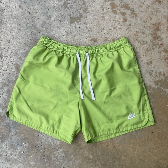 Nike NSW Woven Flow Shorts Green - Picture 1 of 6